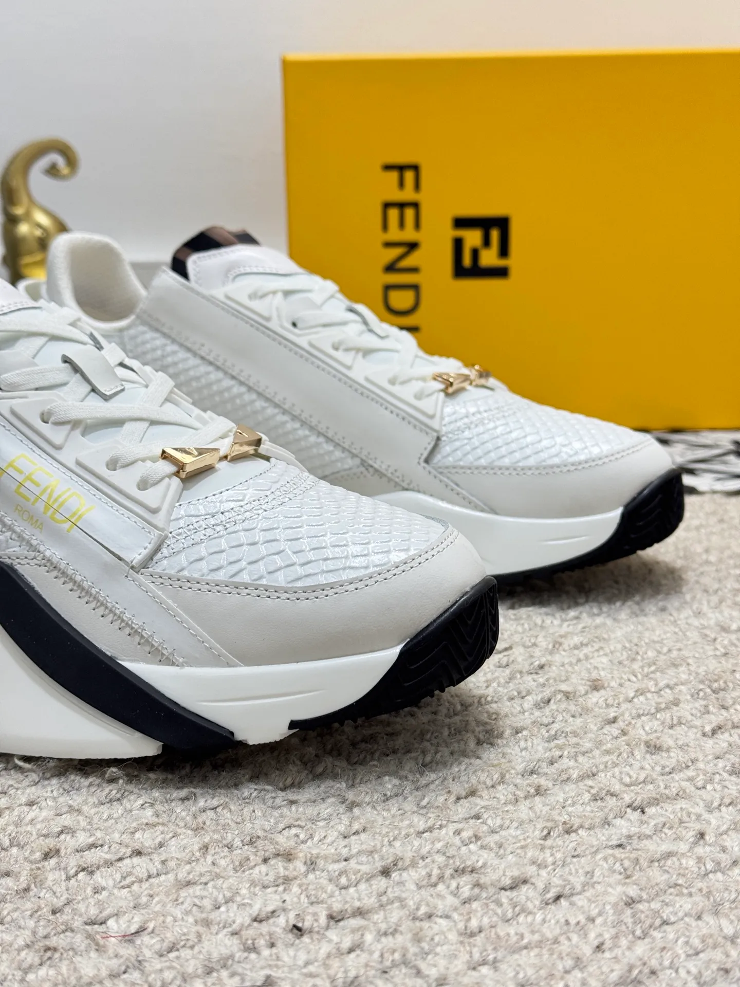 Men's men's shoes 💰520 [New style] 🦥🦥 Original quality - Fendi ◾️▫️F D🆕 Spring and summer new men's slip-on sneakers, with elastic straps, side zippers, and corrugated soles engraved with F. Embossed Fendi Flow lettering on the heel. Mixed material of high-tech fabric and black suede. FF graphic tongue. Ultra-light and wear-resistant EVA sole. Size: 38-44 (45 customized